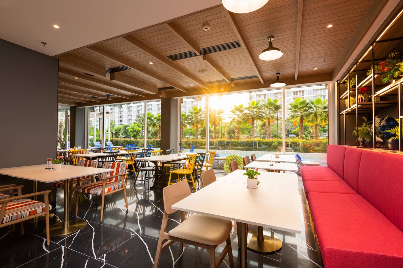 Maitria-Hotel-Rama-9-Bangkok-Restaurant-13