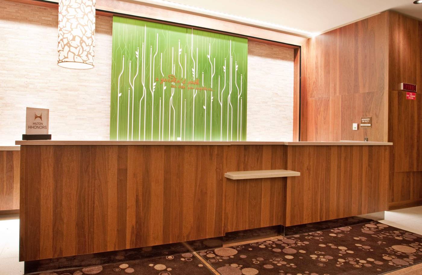 Hilton-Garden-Inn-New-York-Central-Park-South-Midt-Lobby-2