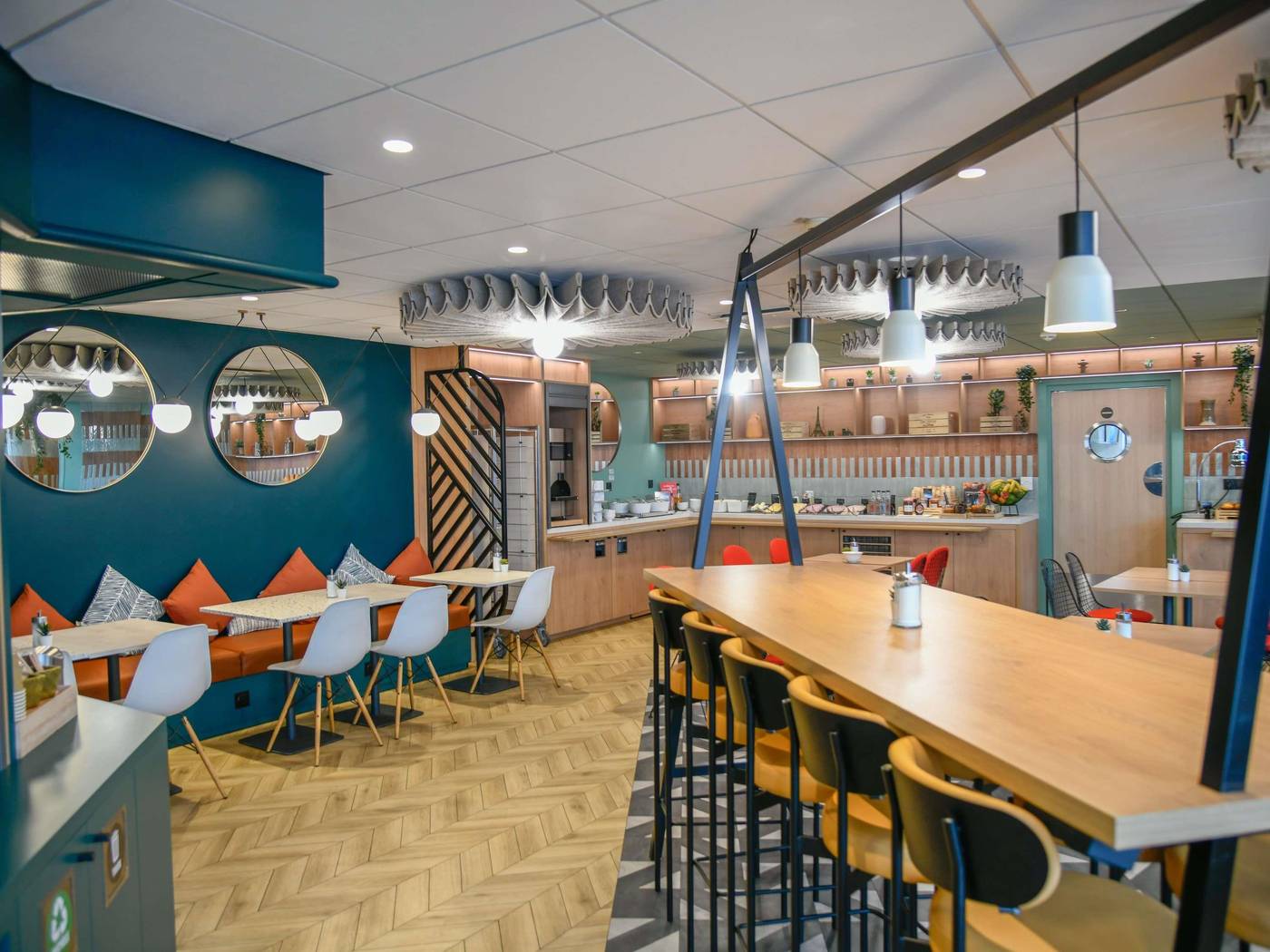 Ibis-Paris-Gare-du-Nord-Chateau-Landon-10th-Hotel-Restaurant-9