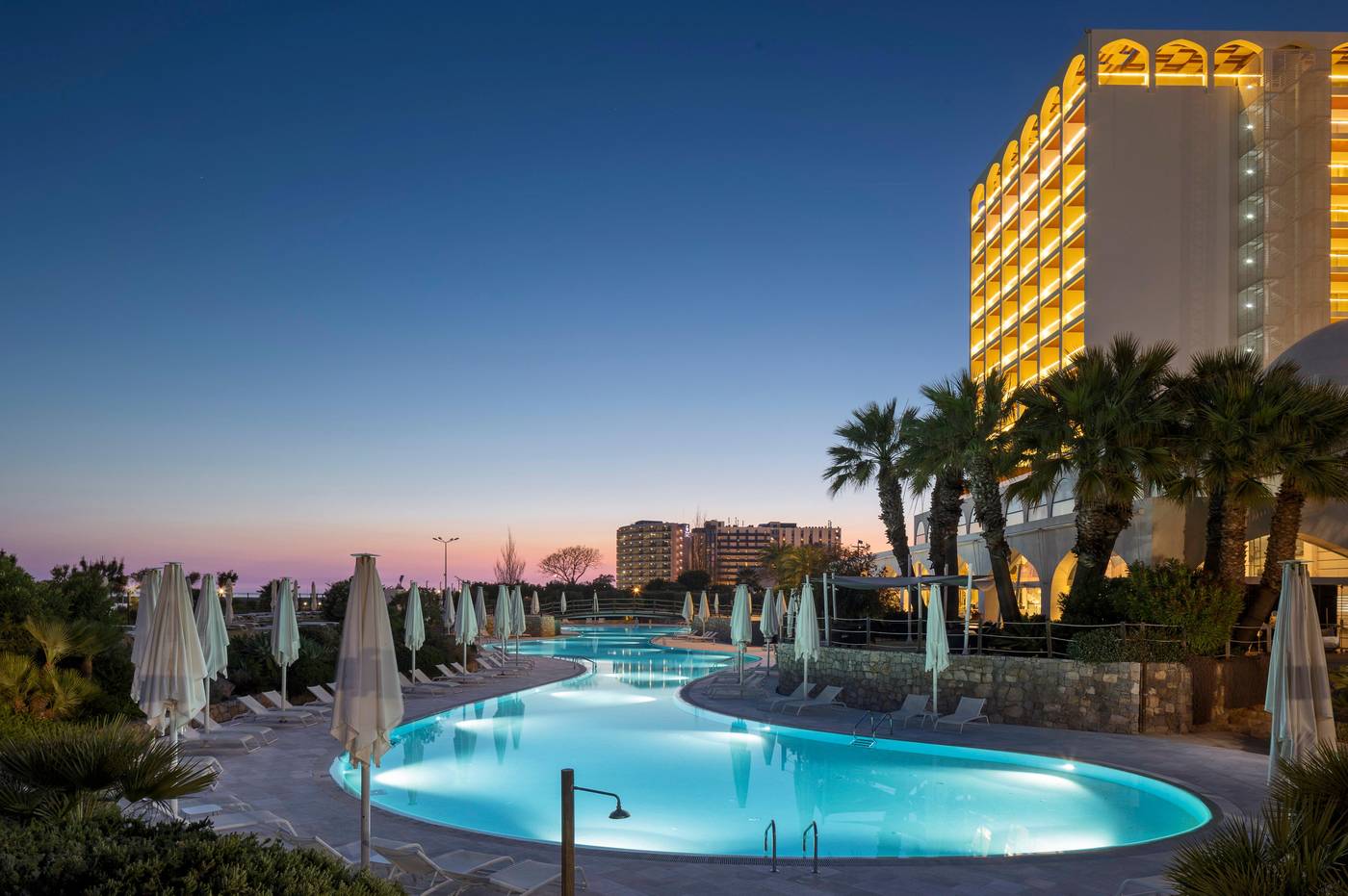 Crowne-Plaza-Vilamoura-Pool-3