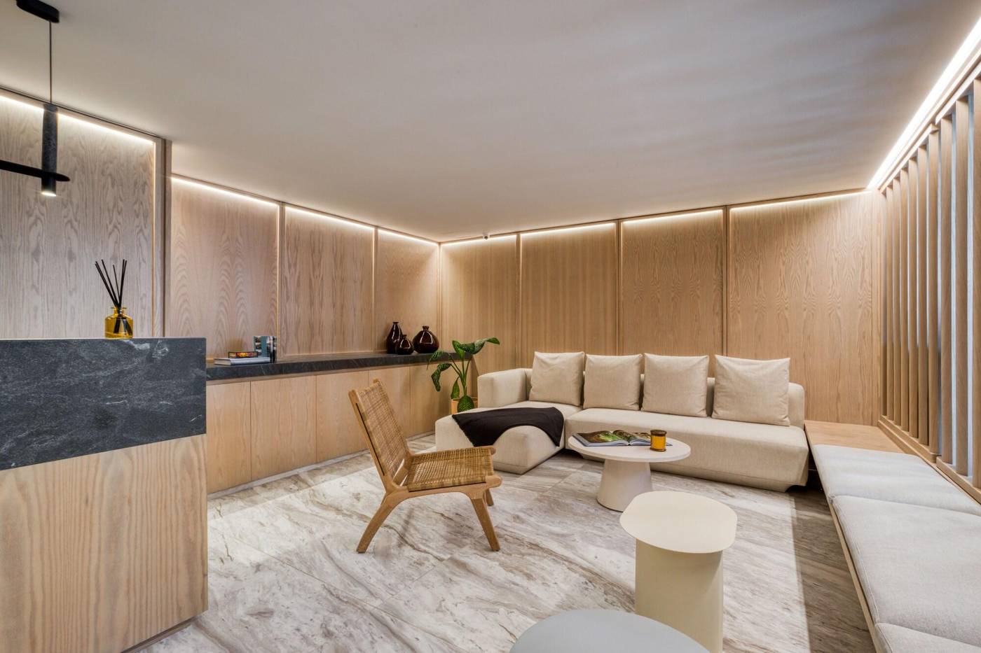 Uliv Poe 240-Mexico-Mexico City-Lobby-6