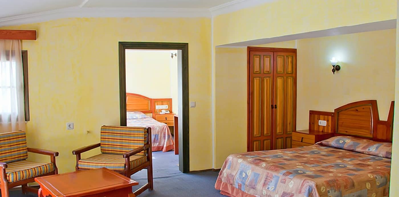Belle-Vue-Hotel-Room-12