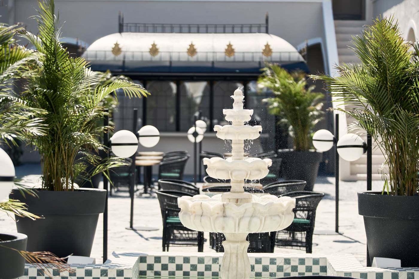 Katikies-Garden-Santorini---The-Leading-Hotels-Restaurant-8