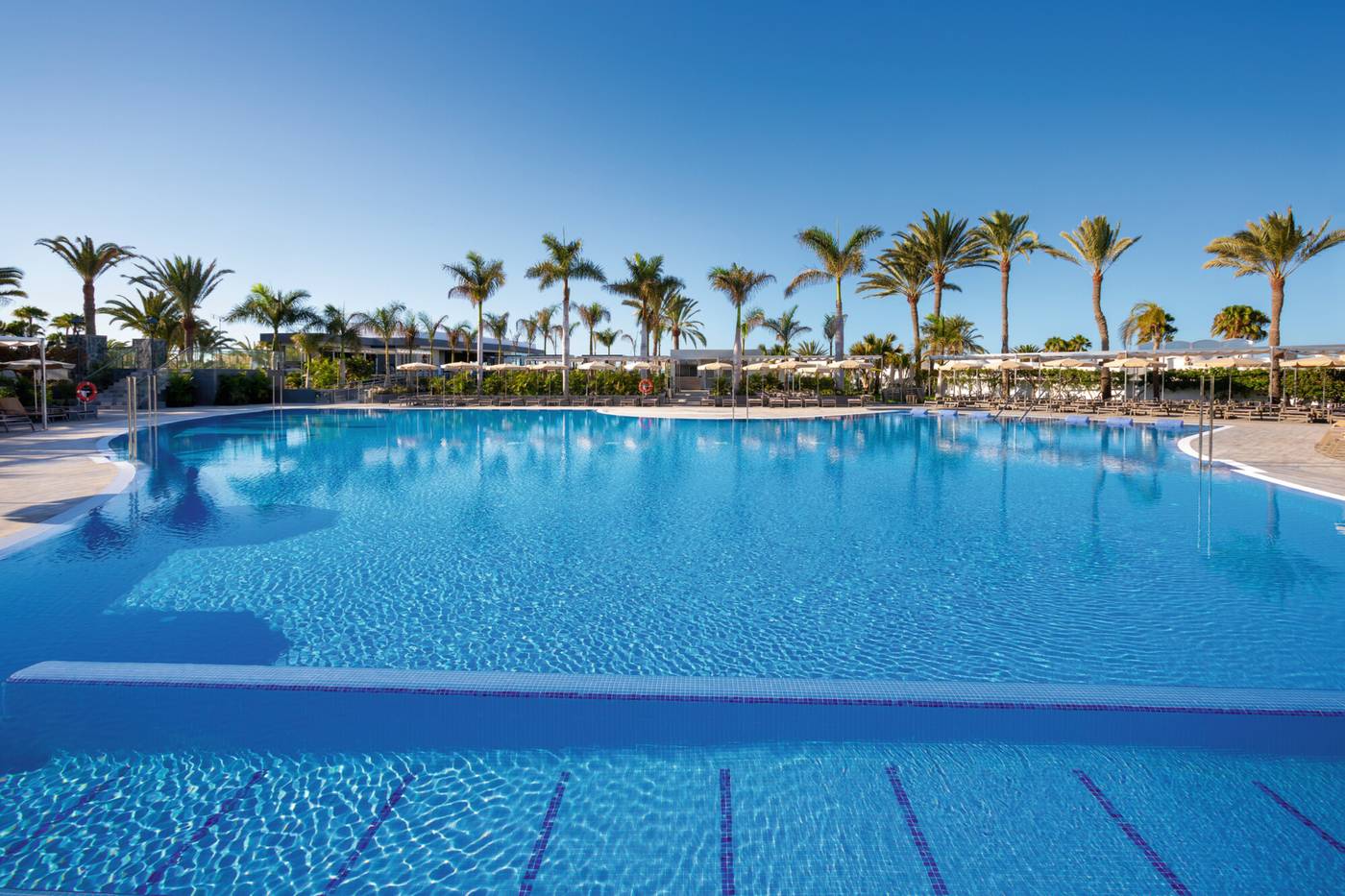 Riu-Palace-Maspalomas-Pool-2