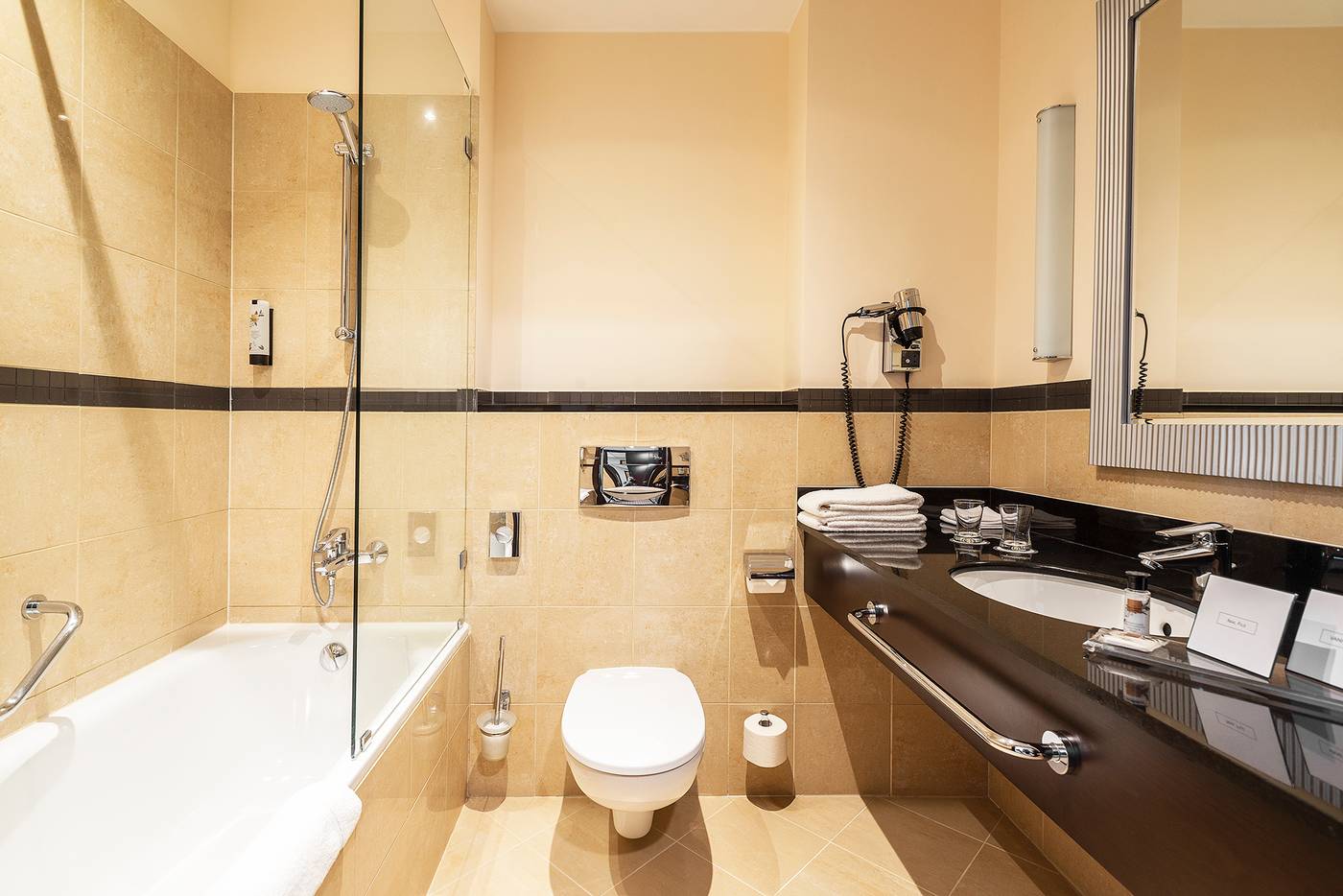 Polonia-Palace-Room-31