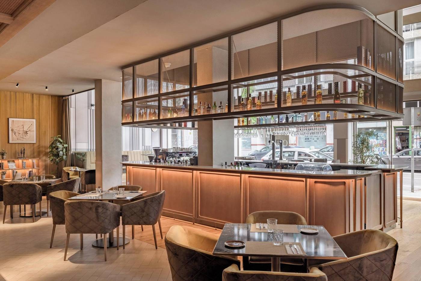 AC-Madrid-Avendia-de-America-Bar-10