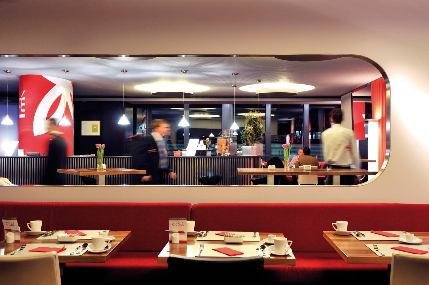 Hilton-Geneva-Hotel---Conference-Centre-Restaurant-69