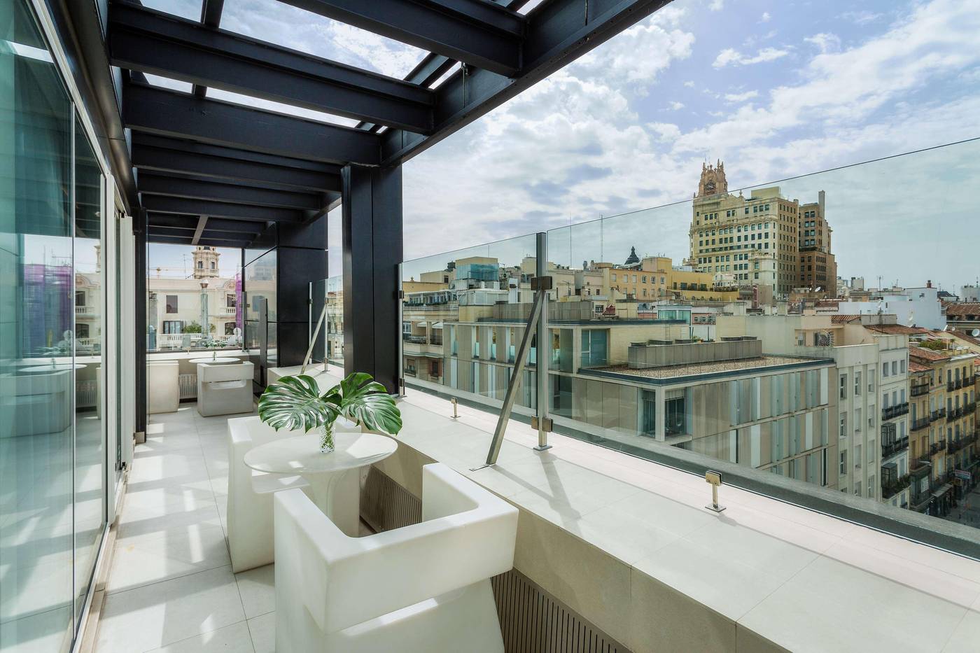 Room-Mate-Oscar-Room-12