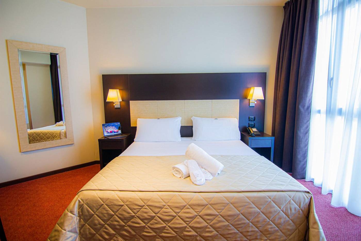 Hotel-Tuscany-Inn-Room-21