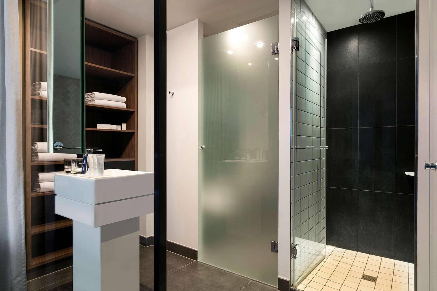 Melia-Paris-La-Defense-Room-52