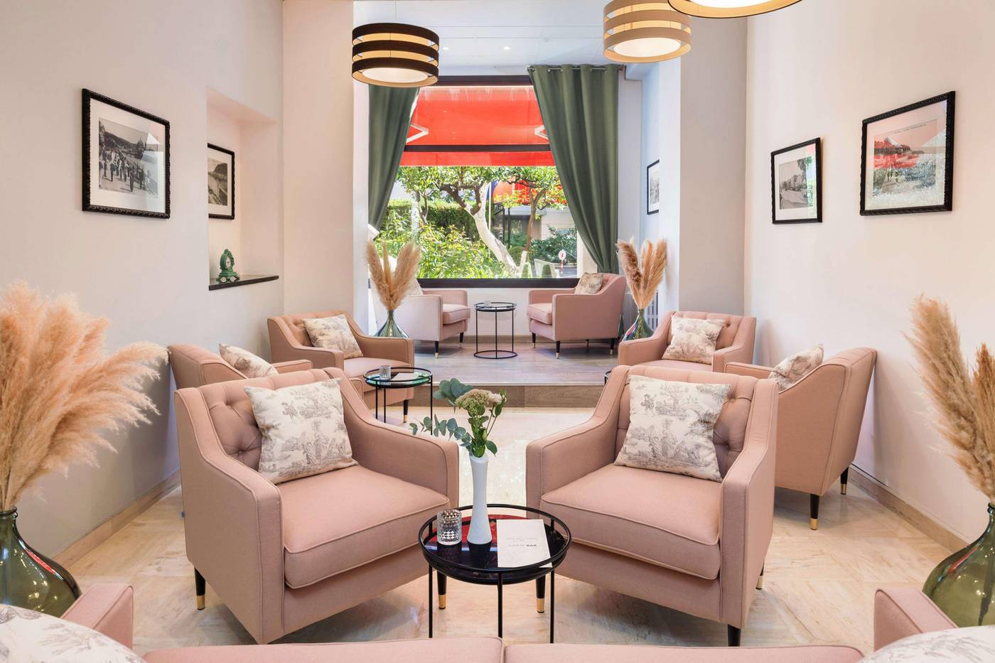 Best-Western-Plus-Hotel-Brice-Garden-Bar-68