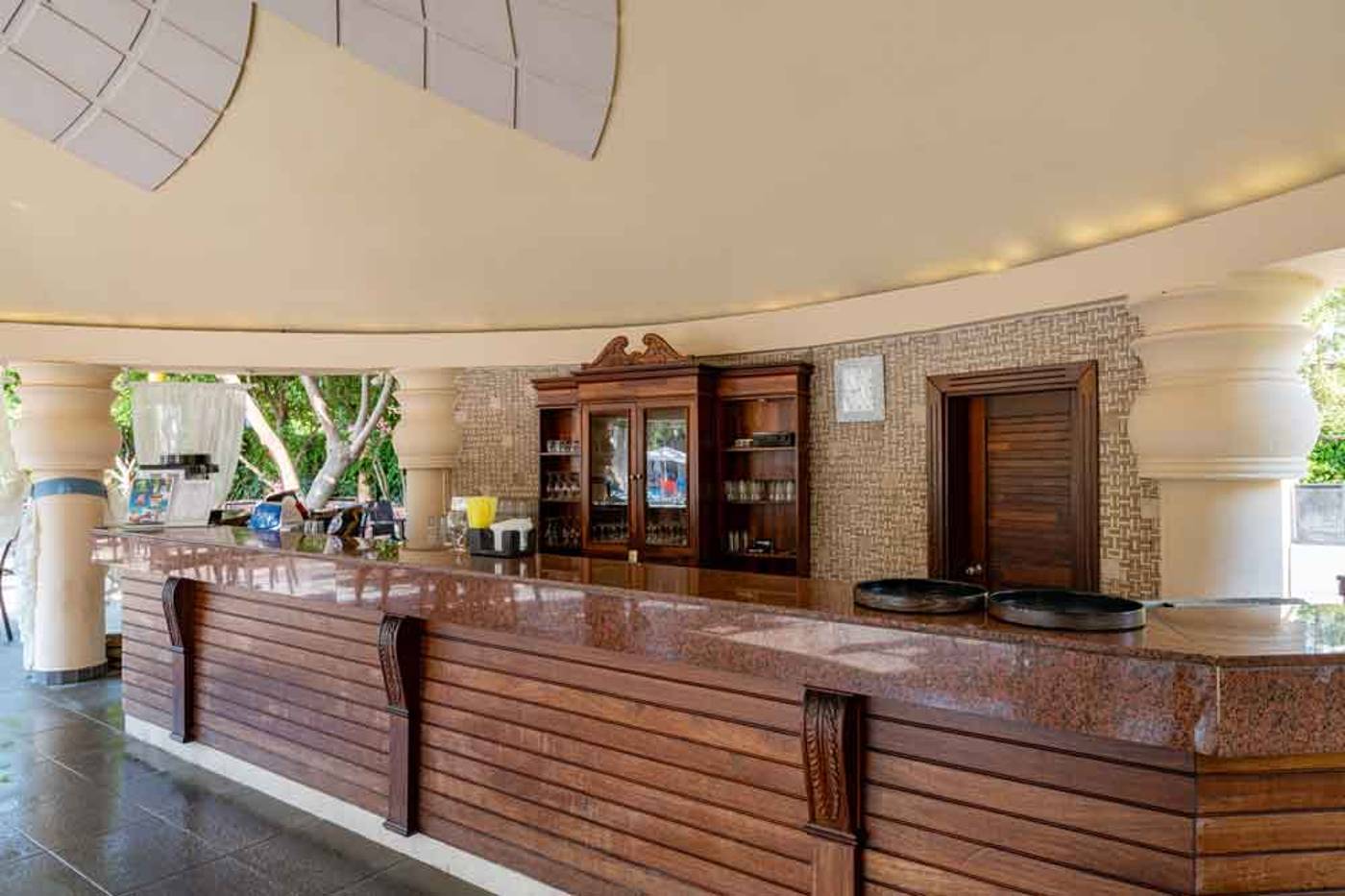 Palmeras-Beach-Hotel-Bar-50