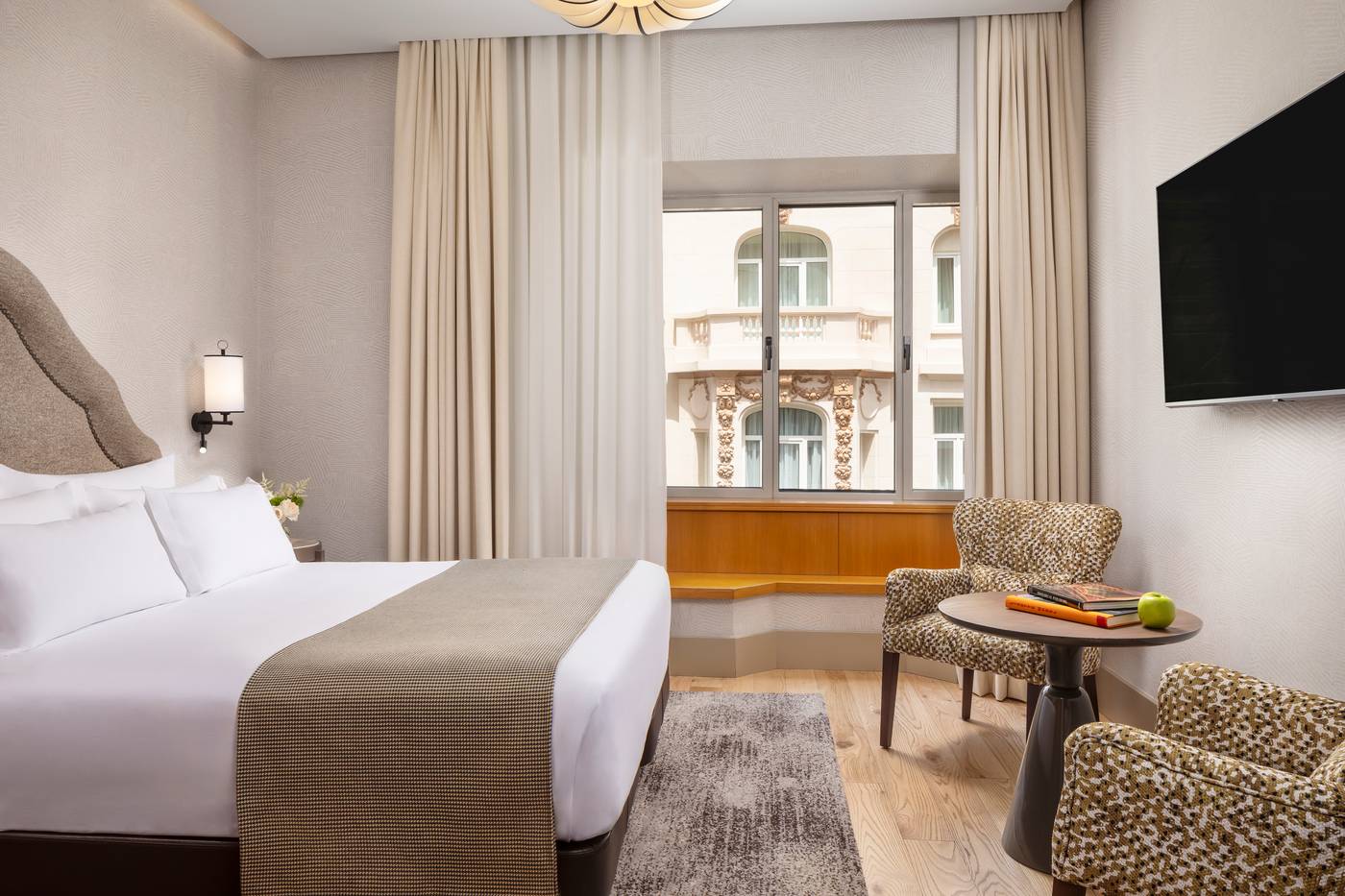 NH-Collection-Madrid-Paseo-del-Prado-Room-21