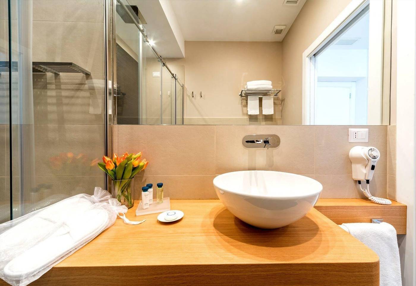 900-Piazza-Del-Popolo-Room-34