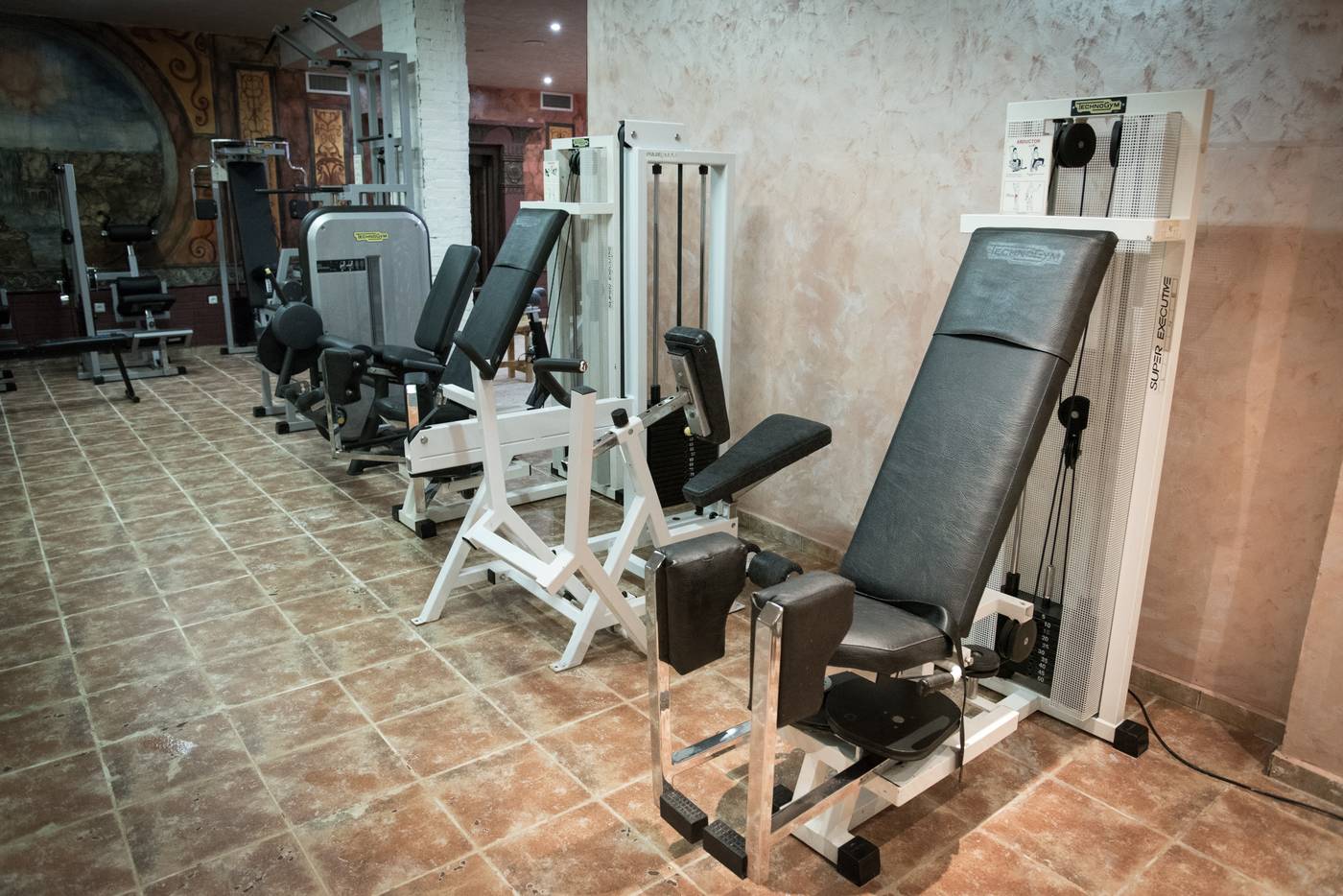 Imperial-Palace-Sports-and-Entertainment-61