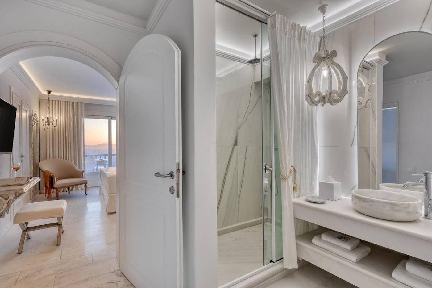 Saint-John-Hotel-Villas---Spa-Room-50