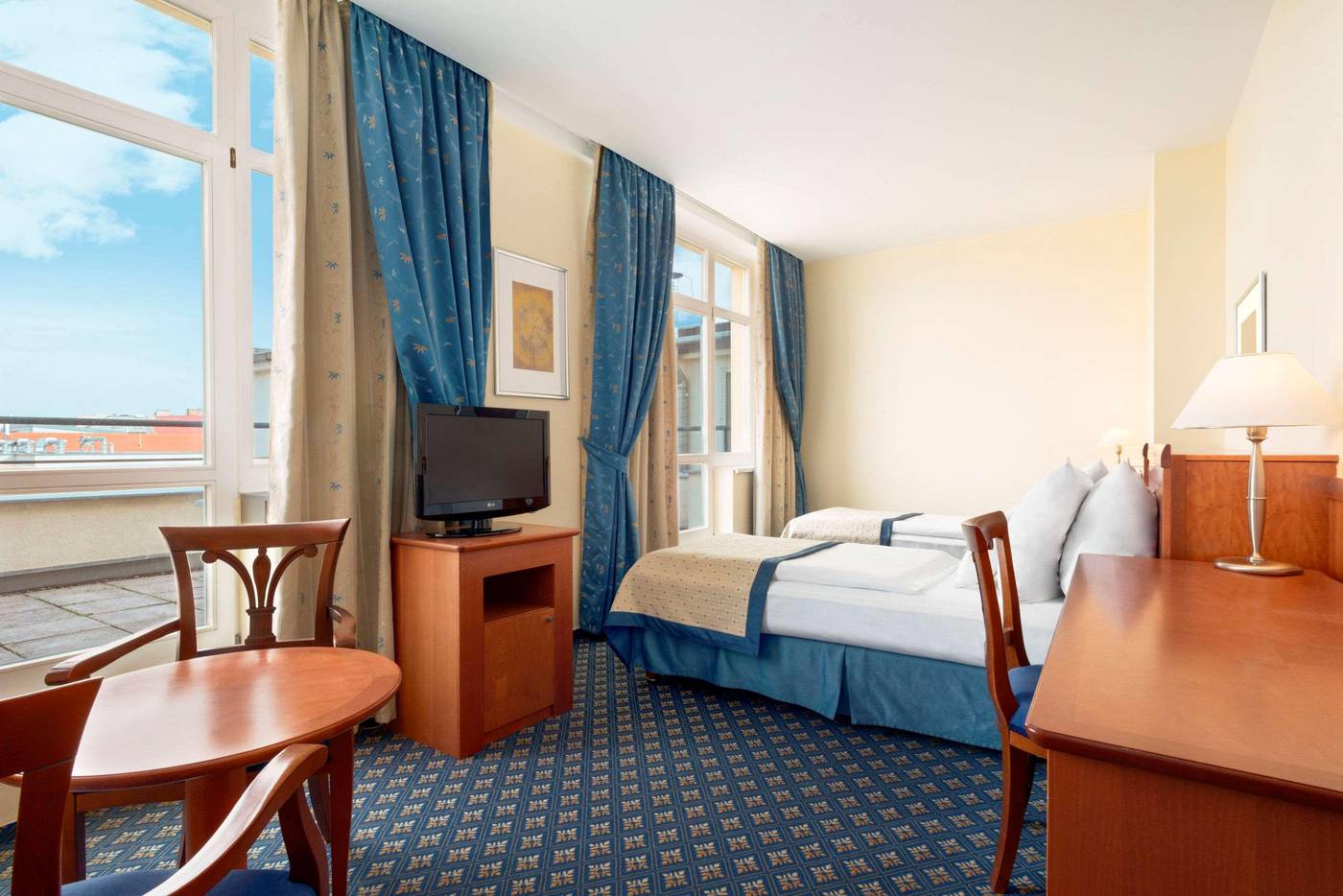 Ramada-Prague-City-Centre-Room-15