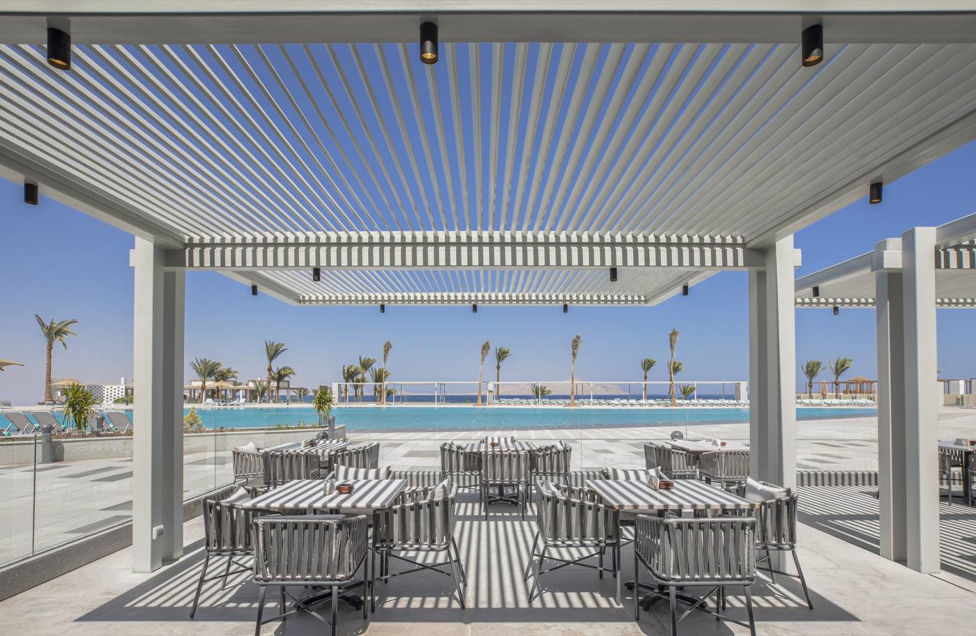 V-Hotel-Sharm-Restaurant-16