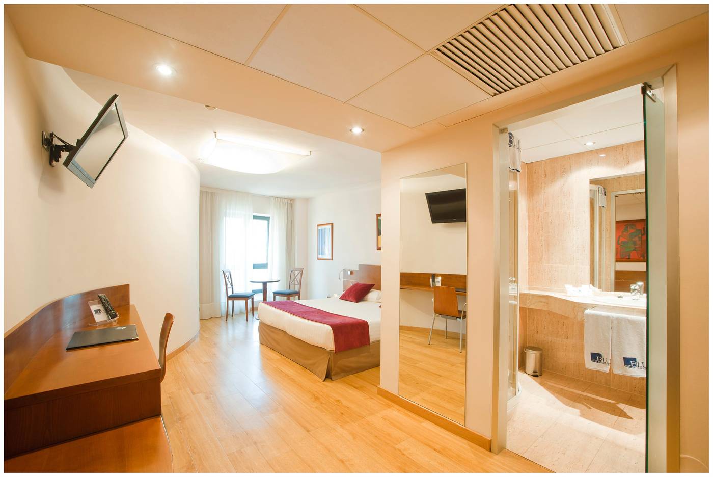 Duerming Longoria Plaza Hotel-Spain-OVIEDO-Room-7