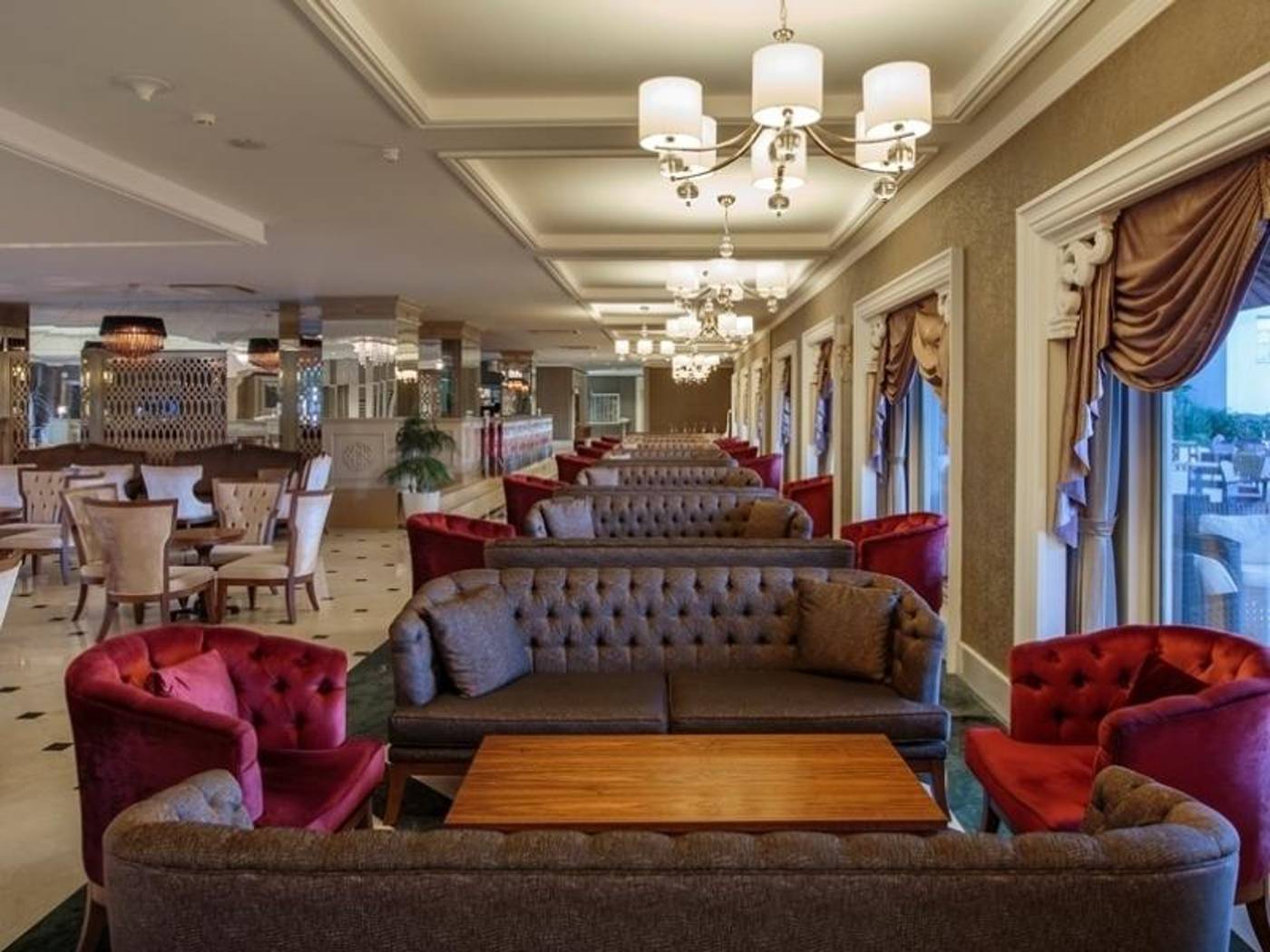 Side-Crown-Serenity-Lobby-34