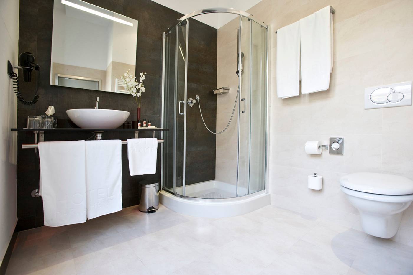 Ikonik-Parlament-Room-24