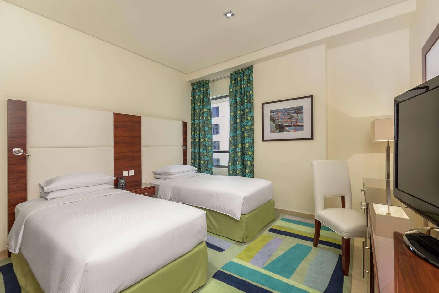 Hilton-Dubai-The-Walk-Room-34