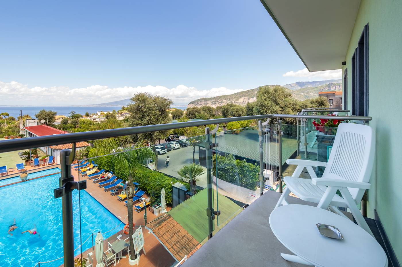 Comfort-Hotel-Gardenia-Sorrento-Coast-Room-17