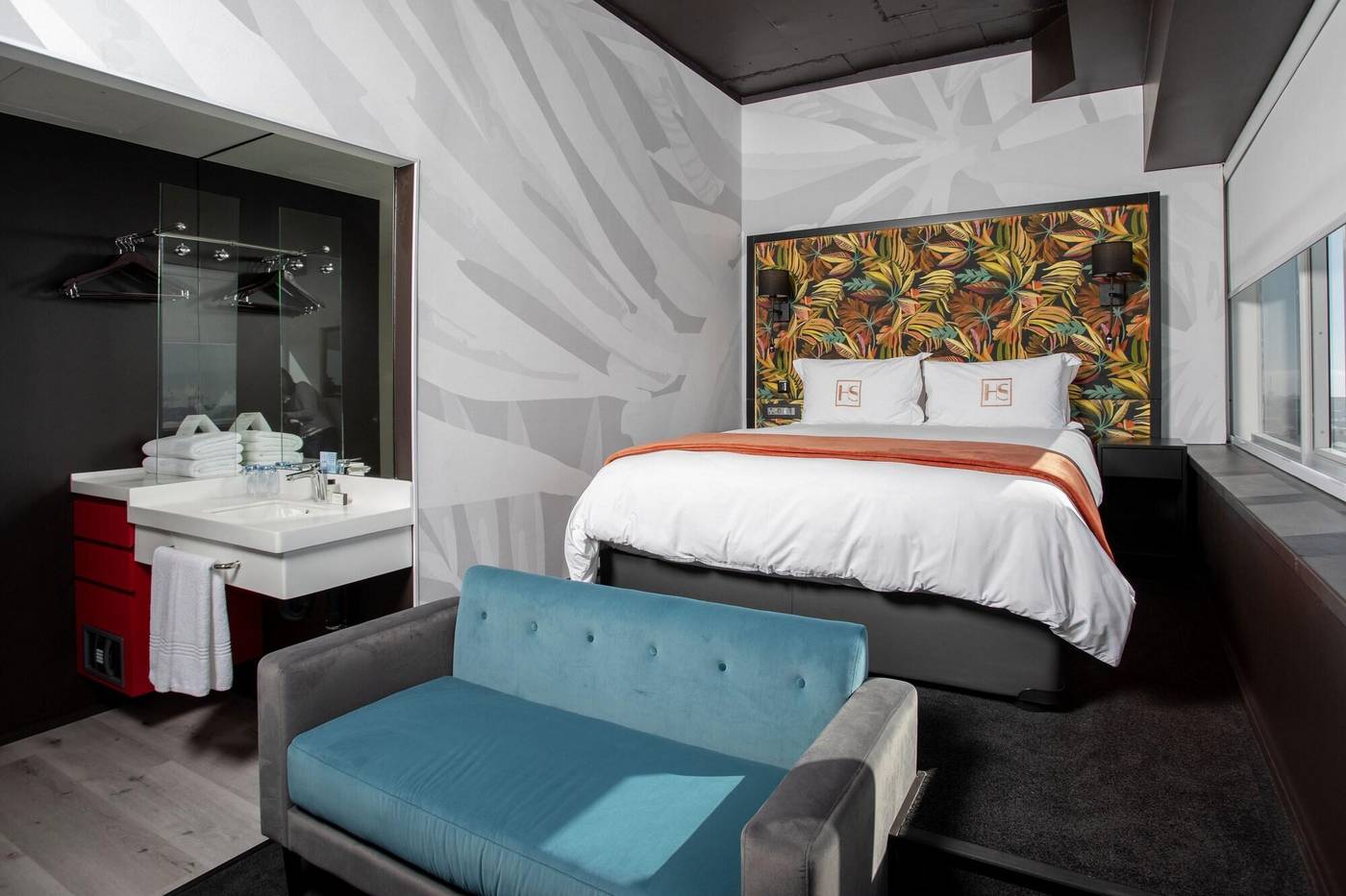 Hotel-Sky-Cape-Town-Room-25