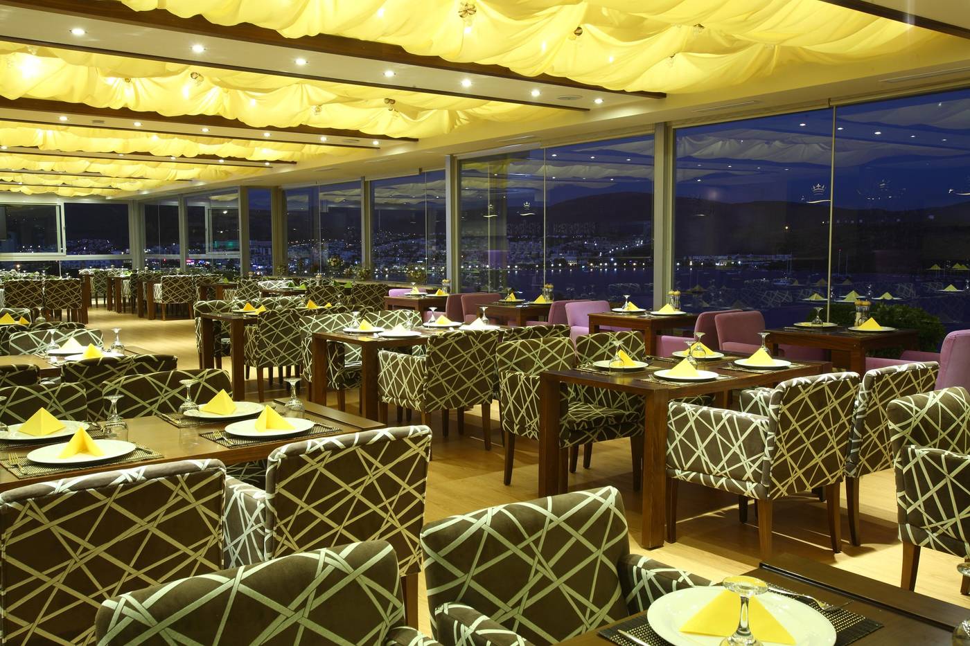 Royal-Arena-Resort-Restaurant-11