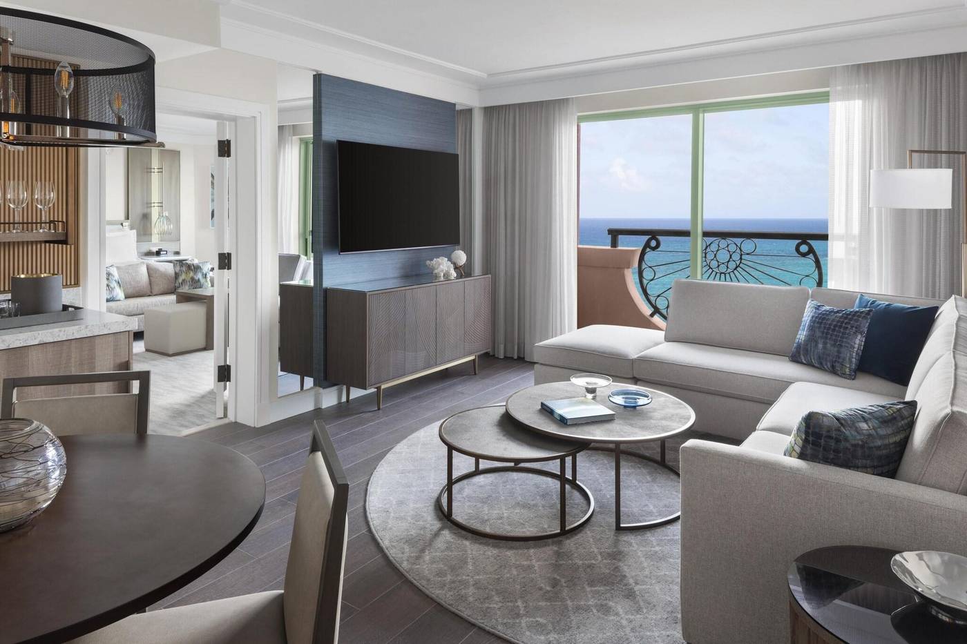 The-Royal-at-Atlantis-Room-29