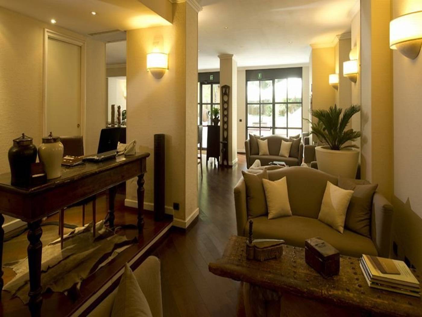 Town-House-31-Lobby-3