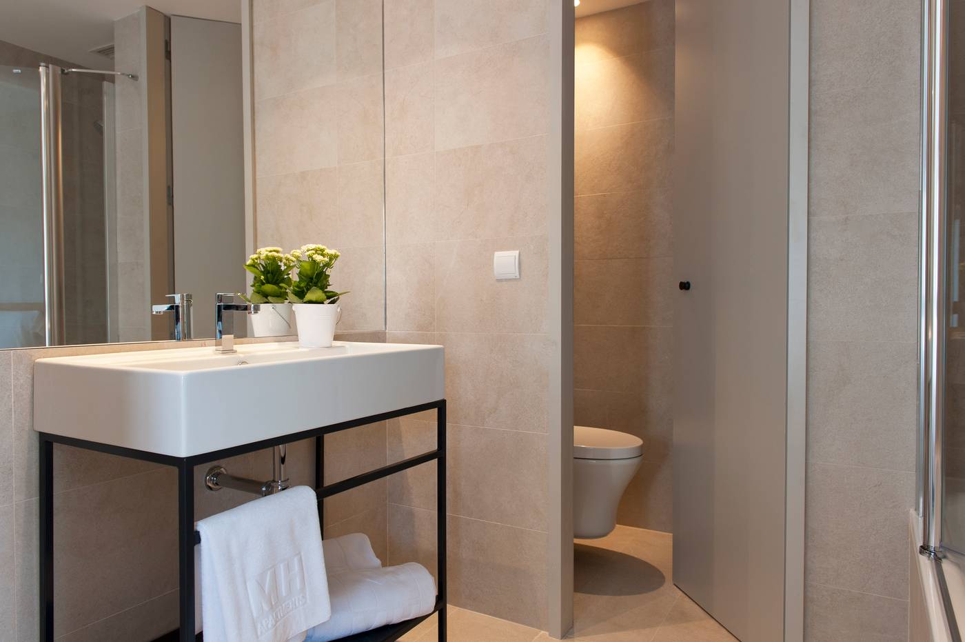 MH-Apartments-Central-Madrid-Room-25