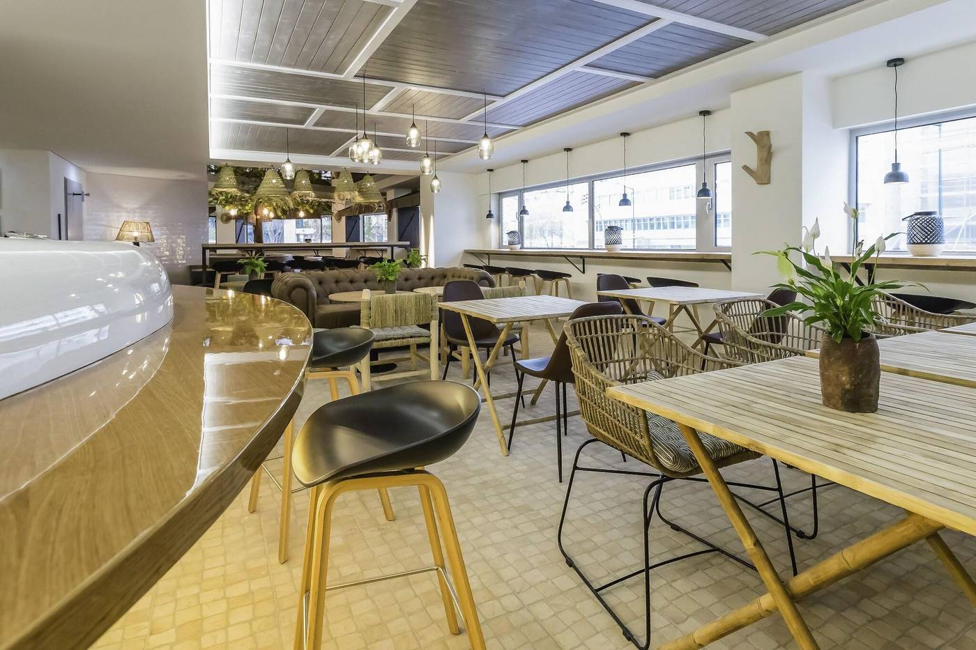 ibis-Styles-Lisboa-Centro-Marqu-s-de-Pombal-Bar-13