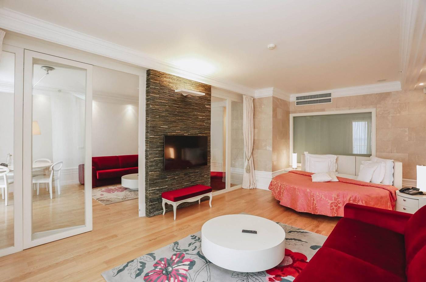 Splendid-Conference---Spa-Resort-Room-18