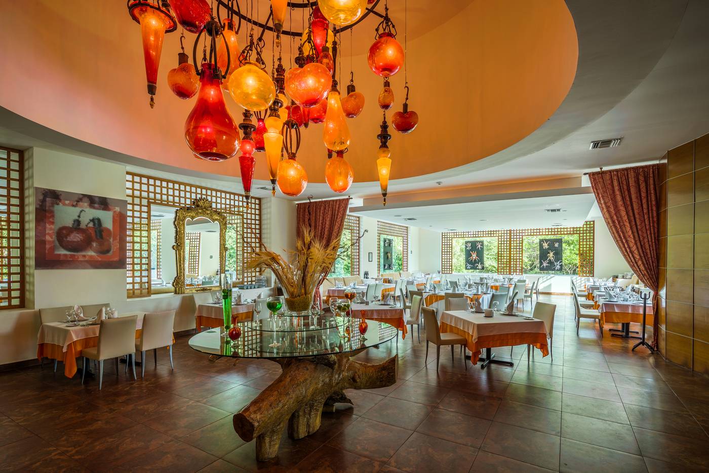 Bluebay-Grand-Esmeralda-Restaurant-41