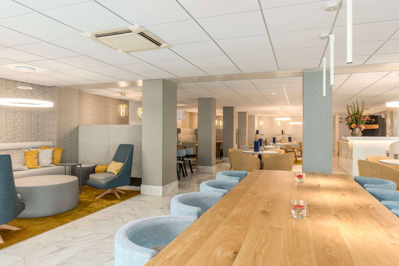 NH-Amsterdam-Schiphol-Airport-Bar-12