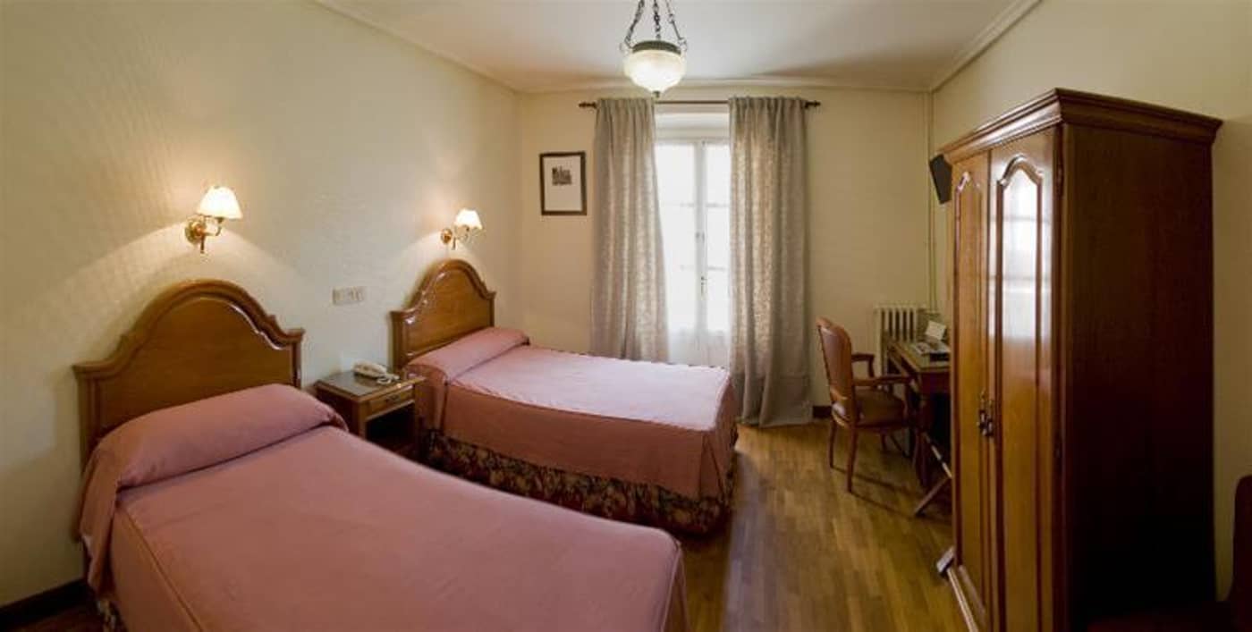 Asturias-Spain-Gijon -Room-6