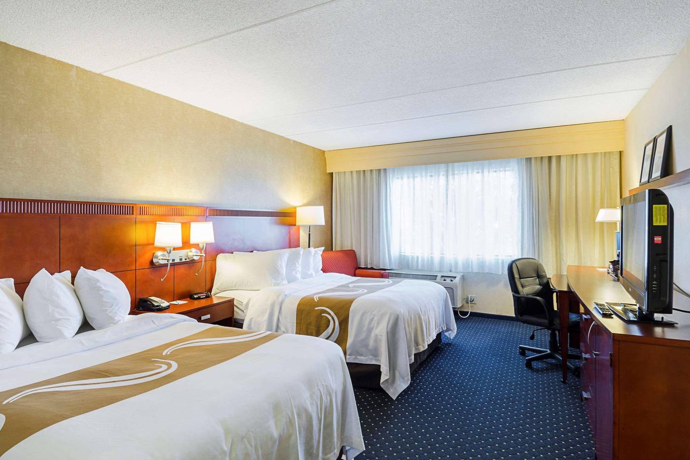 Quality-Inn-Boston-revere-Room-17