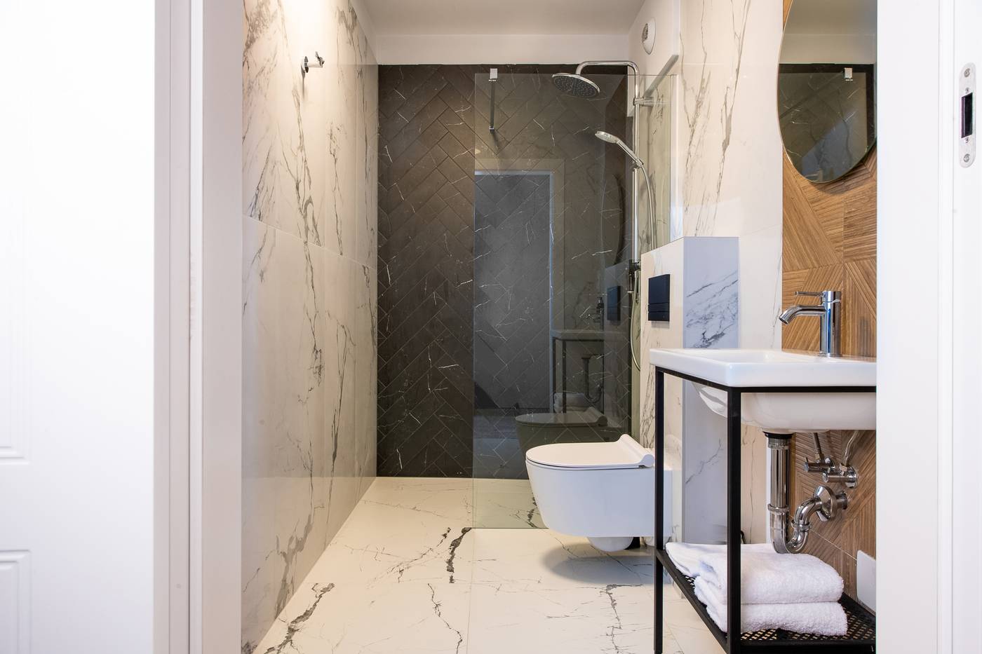 Mr67-Mayera-Rapaporta-Room-36