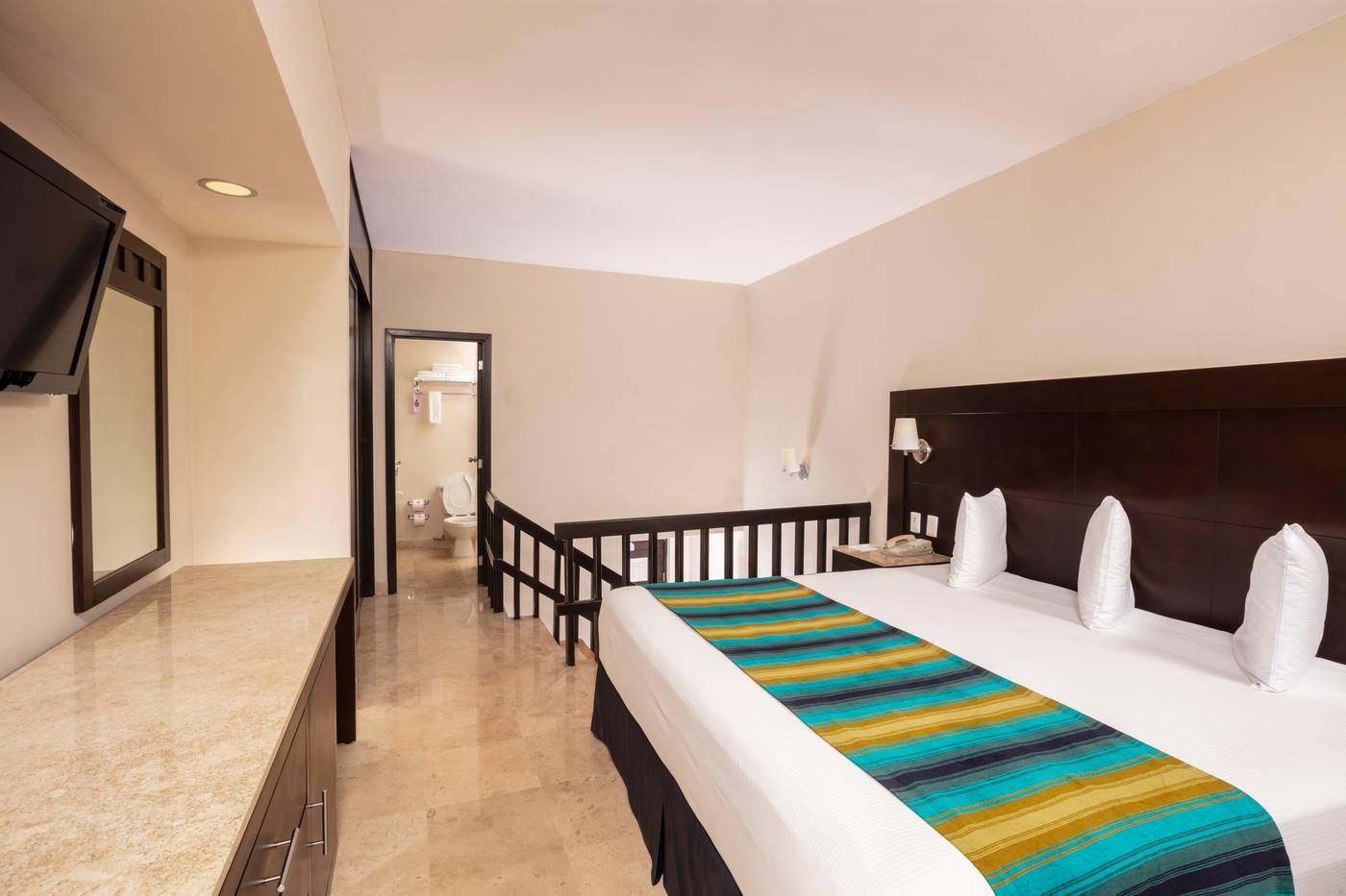 Crown-Paradise-Club-Cancun-Room-34