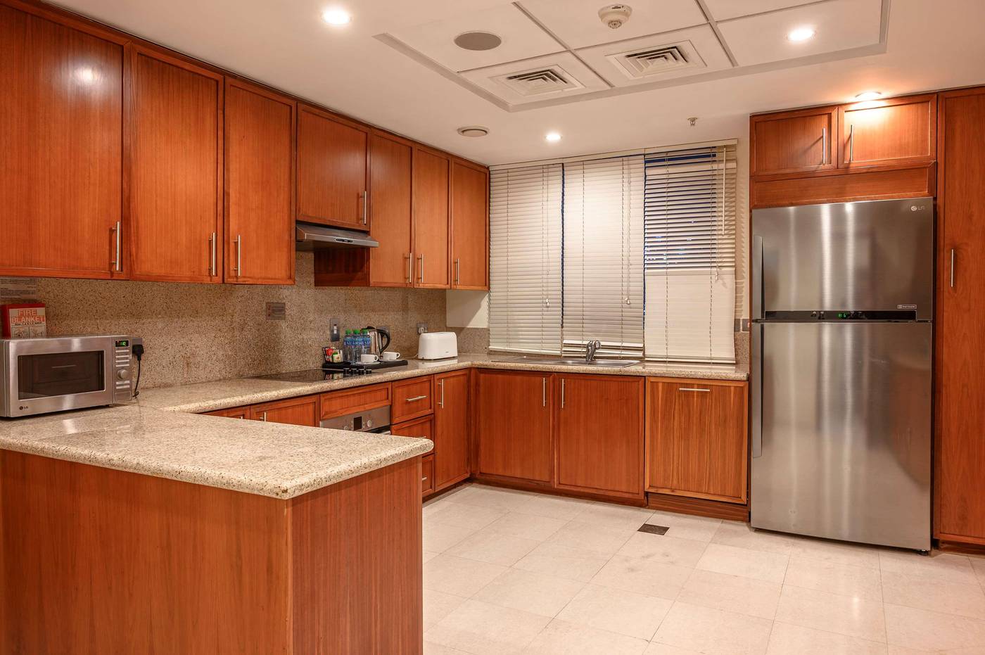Ramada-by-Wyndham-Downtown-Dubai-Room-52