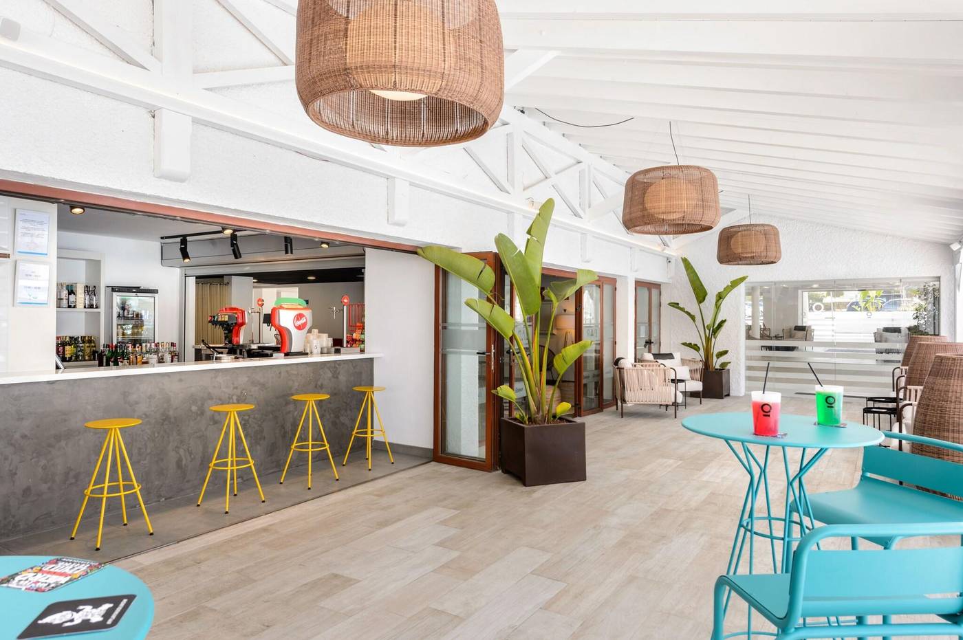 Playasol-Cala-Tarida-Bar-48