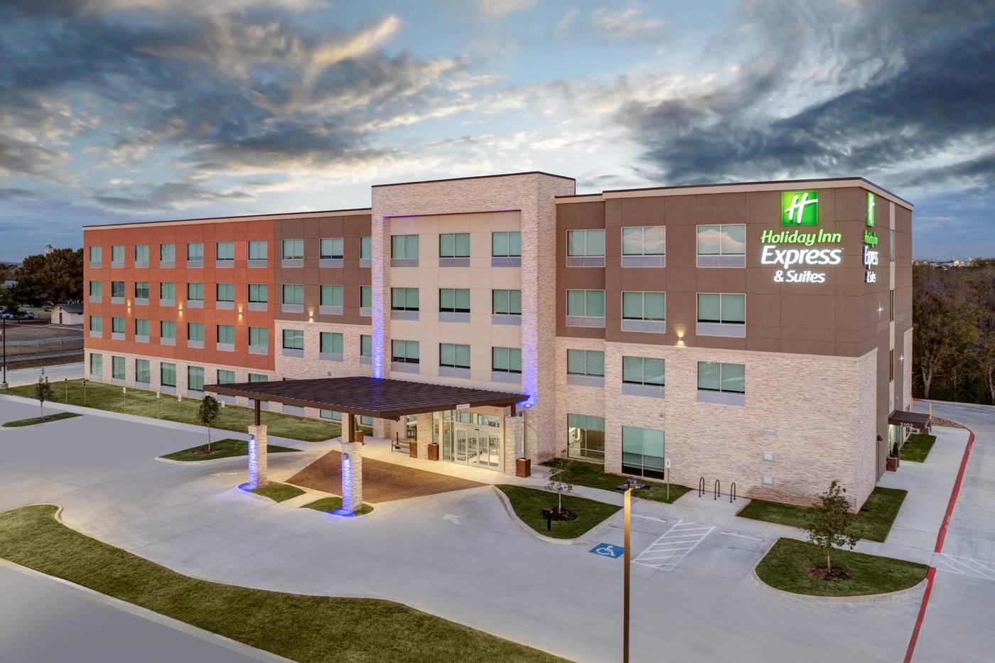 Holiday Inn Express & Suites Austin Airport East-United States-Del Valle-General view-7