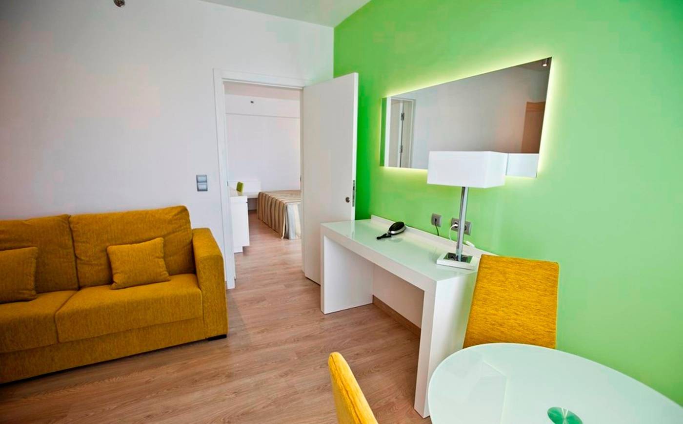 Riviera-Beachotel-Room-19