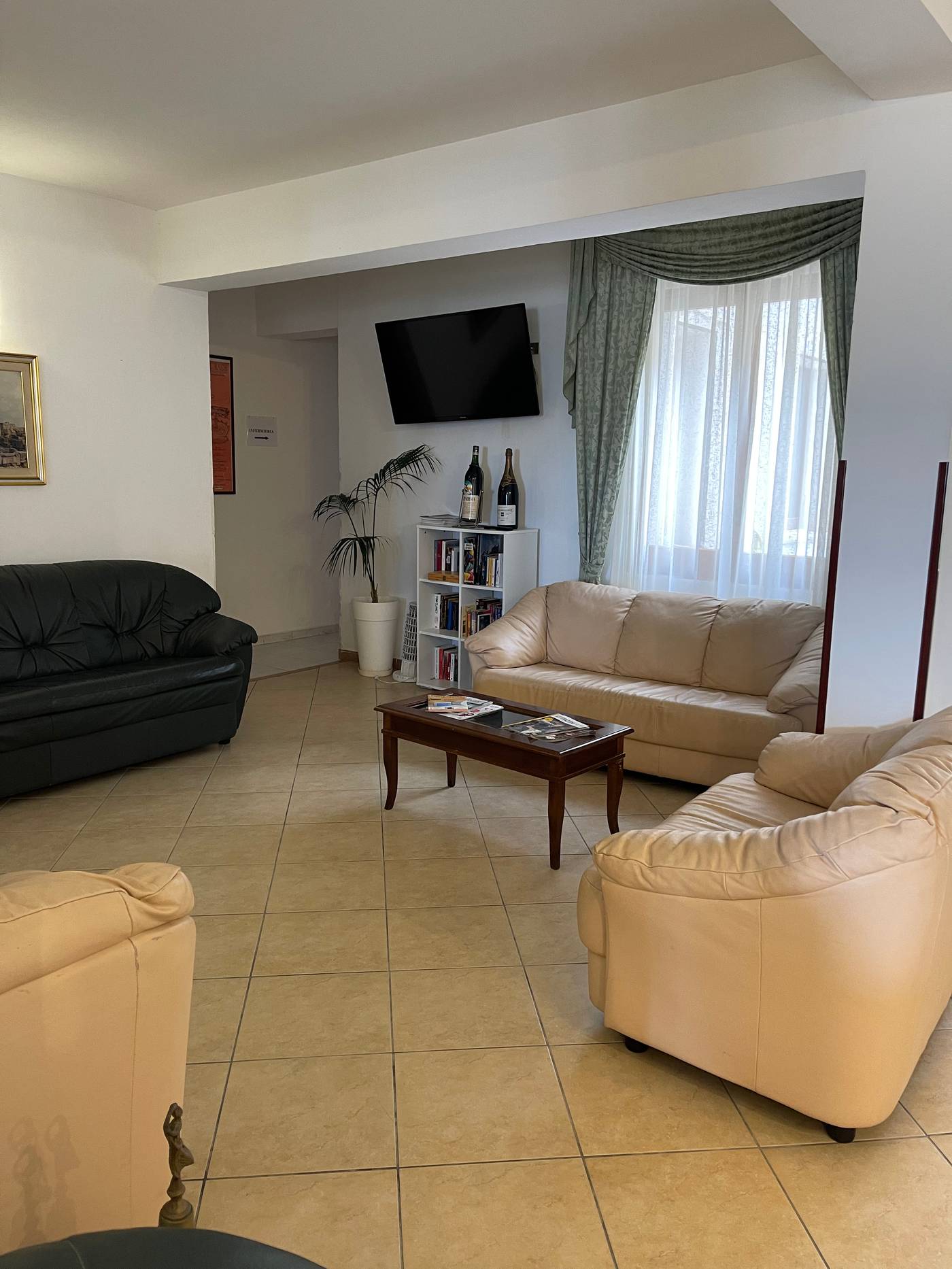 Hotel-Miramare-Garzia-Lobby-14