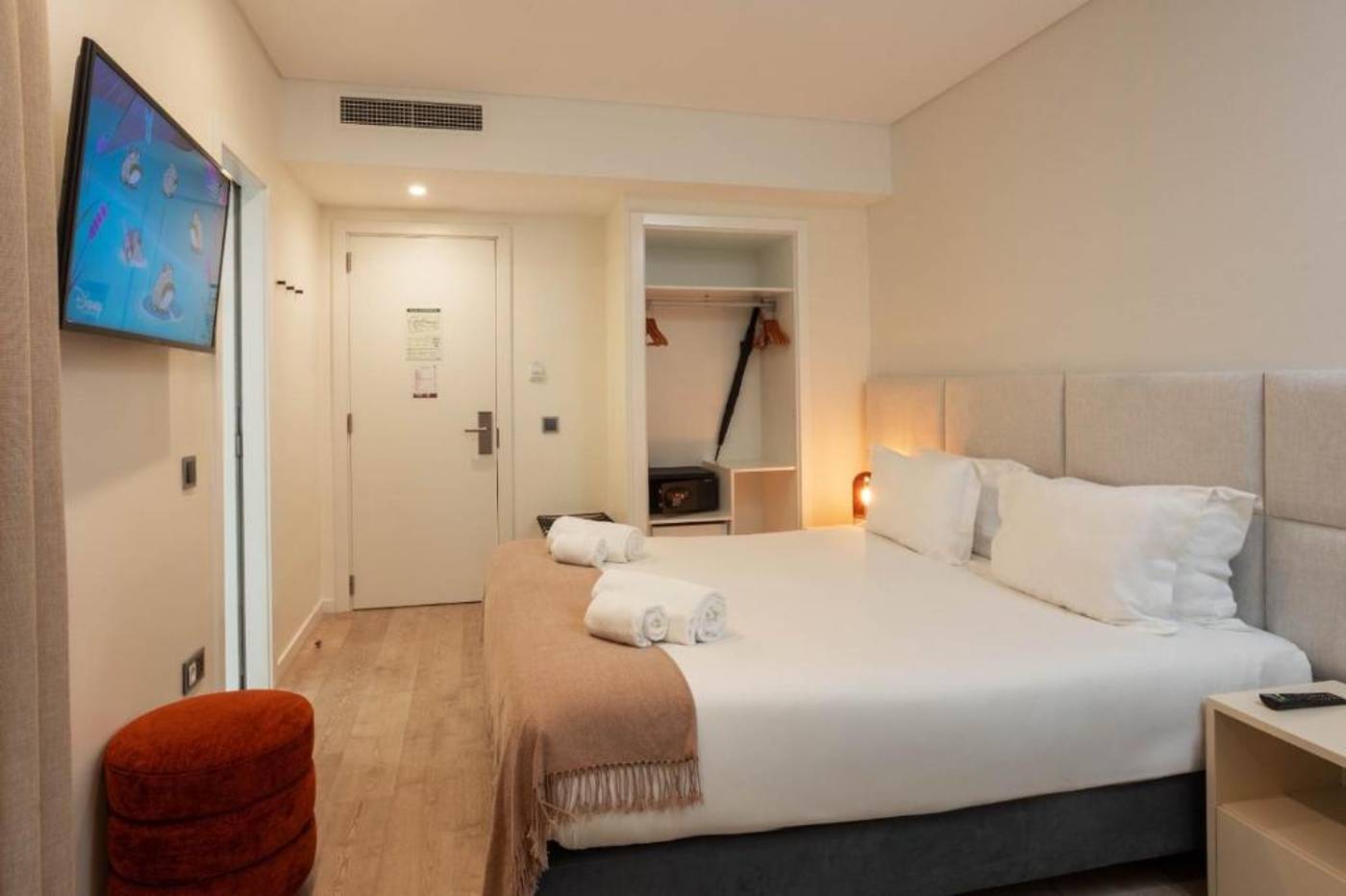 Next-Level-Premium-Hotels-Room-14