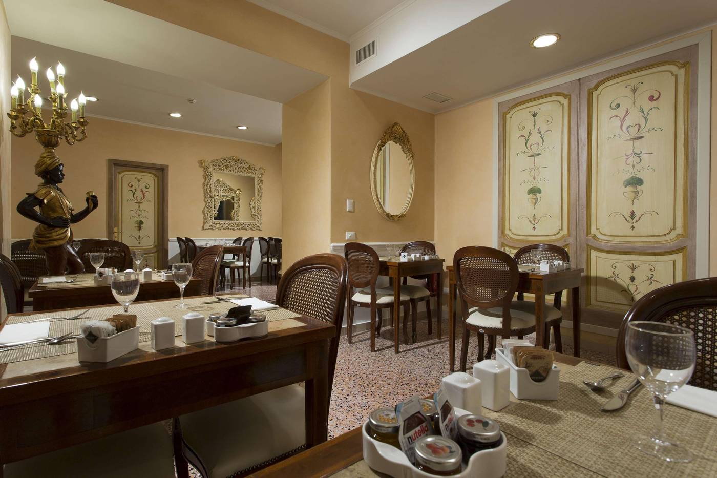 Golden-Tulip-Rome-Piram-Restaurant-41