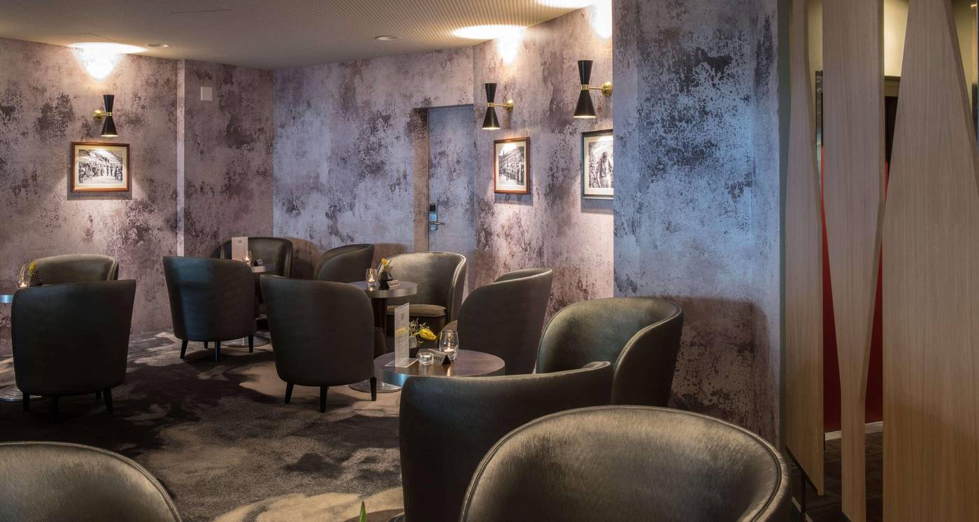 Hotel-Everness--Signature-Collection-Bar-14