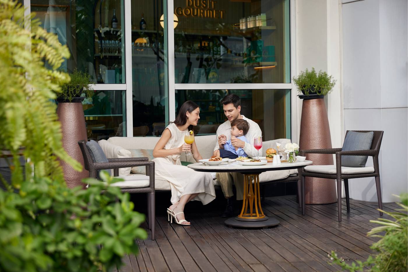 Dusit-Suites-Hotel-Ratchadamri--Bangkok-Restaurant-28