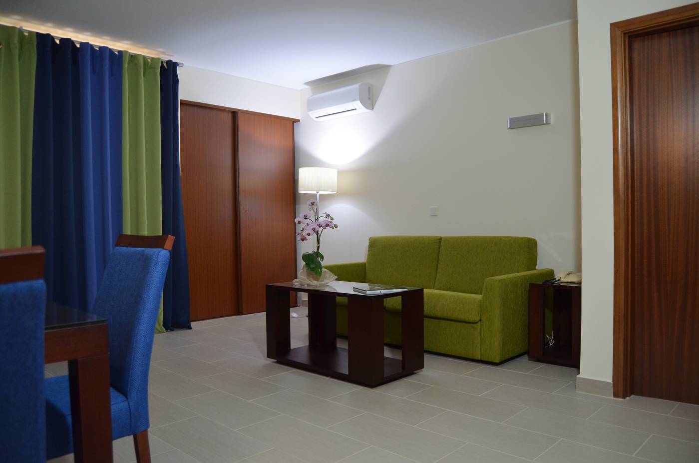 Hotel-Cais-da-Oliveira-Room-37